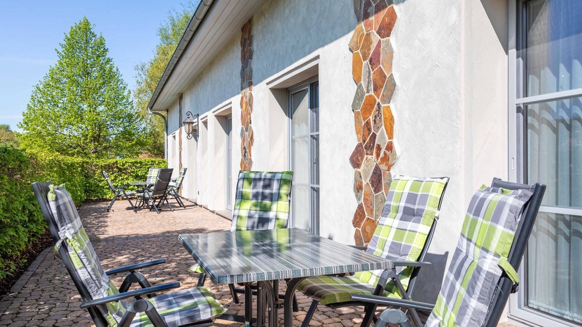 Pepelow Apartment | (4) Günter, 2-room apartment, terrace, ground floor - Ostseeferienhaus Drachenflieger Pepelow