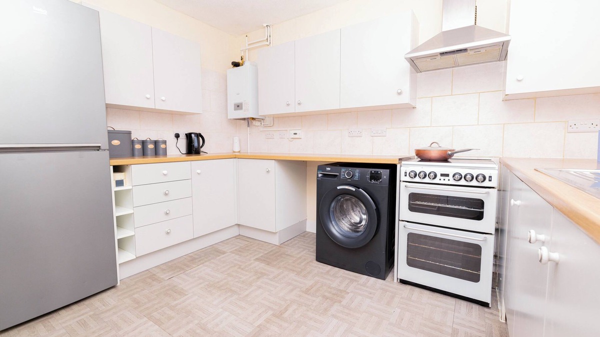 Wellingborough House | 4 Guests - Free Parking - Near Attractions