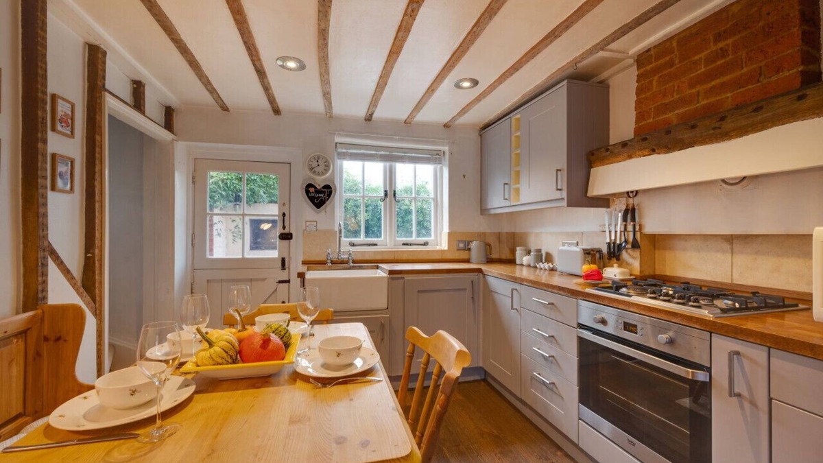 Ticehurst House | 4 Hazelwood Cottages