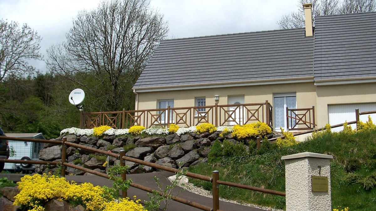 La Tour-dʼAuvergne Villa | 4 * holiday villa in the heart of the Sancy Massif