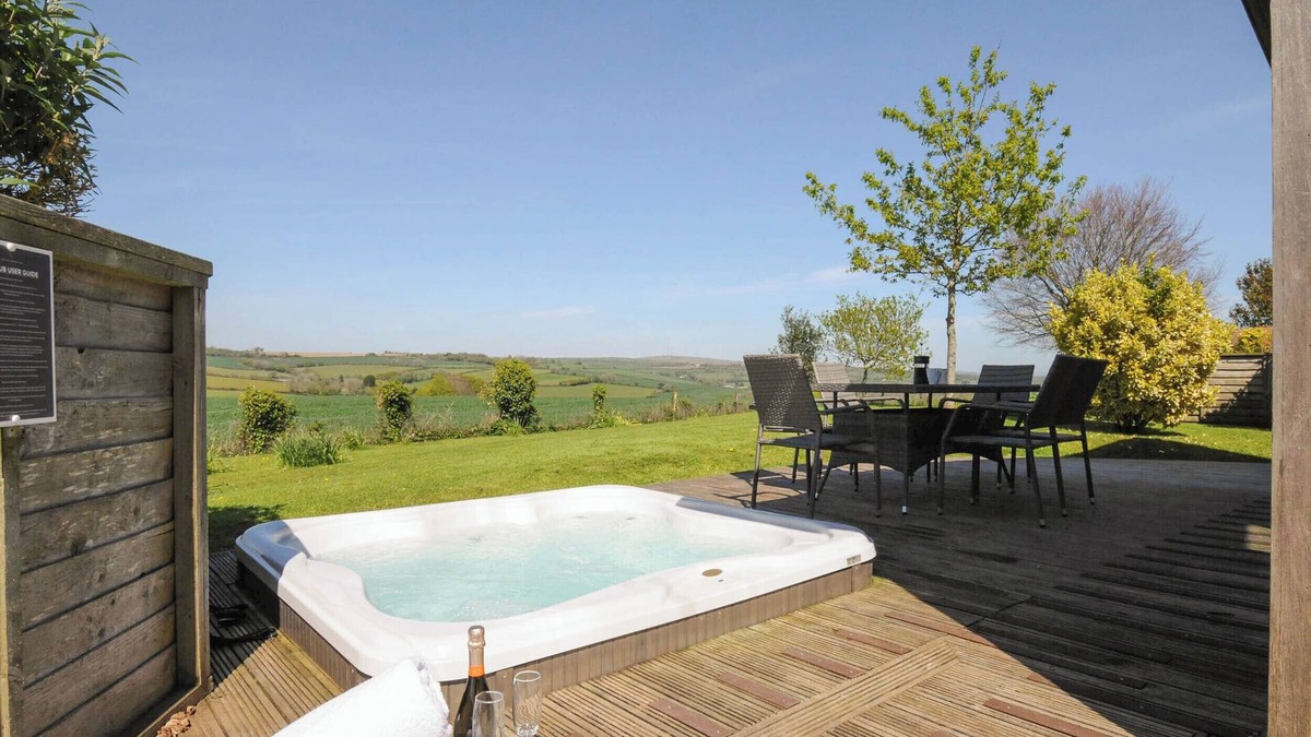 Dobwalls Cottage | 4 HORIZON VIEW, family friendly, luxury holiday cottage in Dobwalls