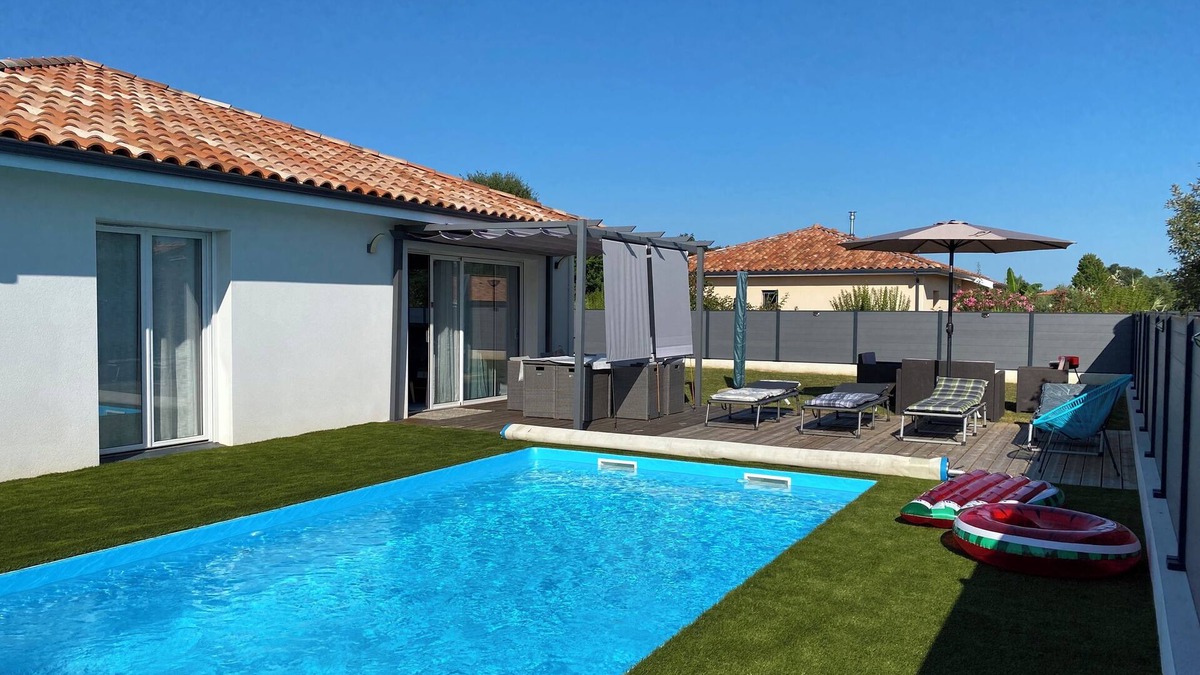 Saint-Martin-de-Hinx House | 4* house with private pool and garden