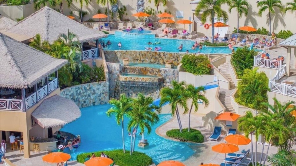 Scrub Island Apartment | 4 Island Rooms Near Beach with Balcony and Stunning Tropical Ocean Views