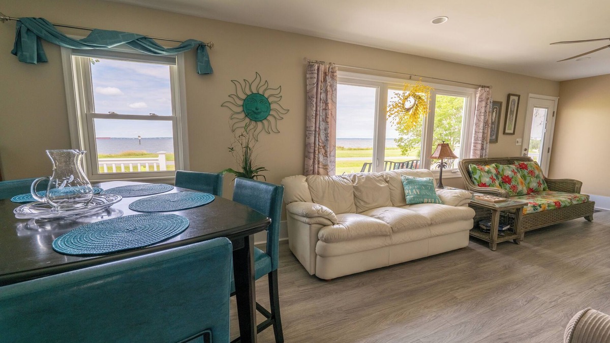 Stevensville House | 4 KING Bedrooms on the Waterfront- FREE Kent Island Sunsets- Near Wedding Venues