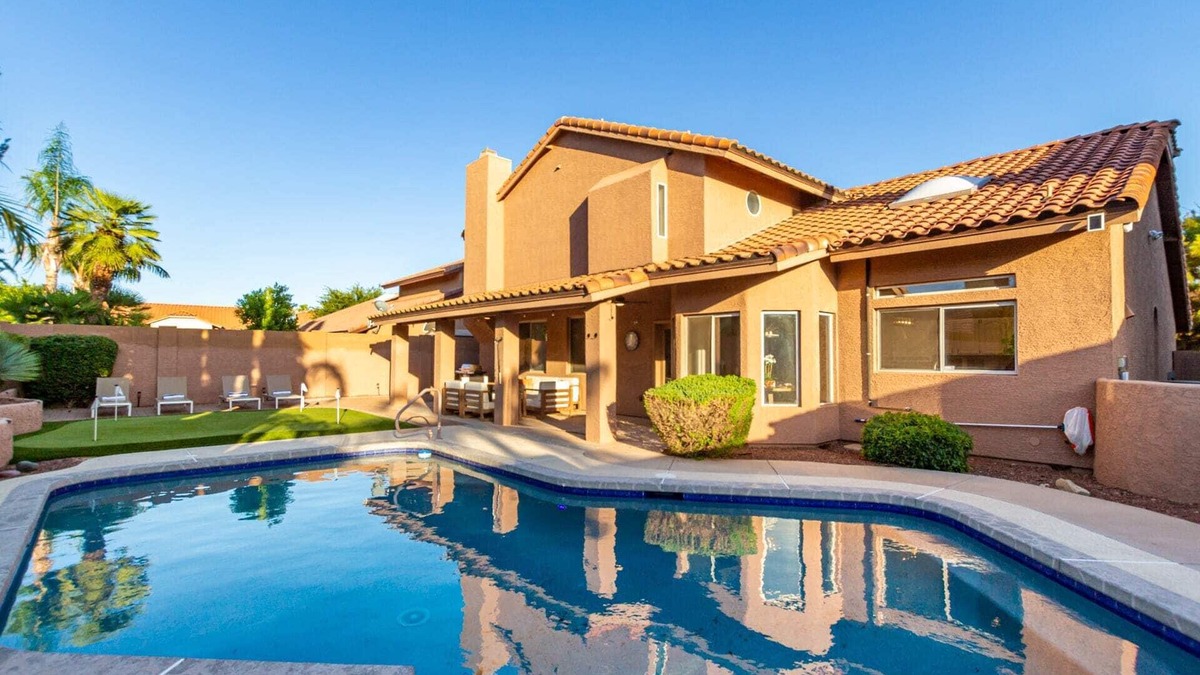 Paradise Park Vista House | 4 King Beds | 3 Showers | Pool, Hottub & Putt Grn.