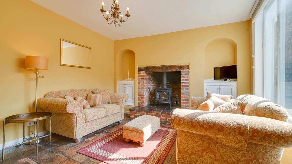 Eye House | 4 Lambseth Street - Two Bedroom House, Sleeps 4