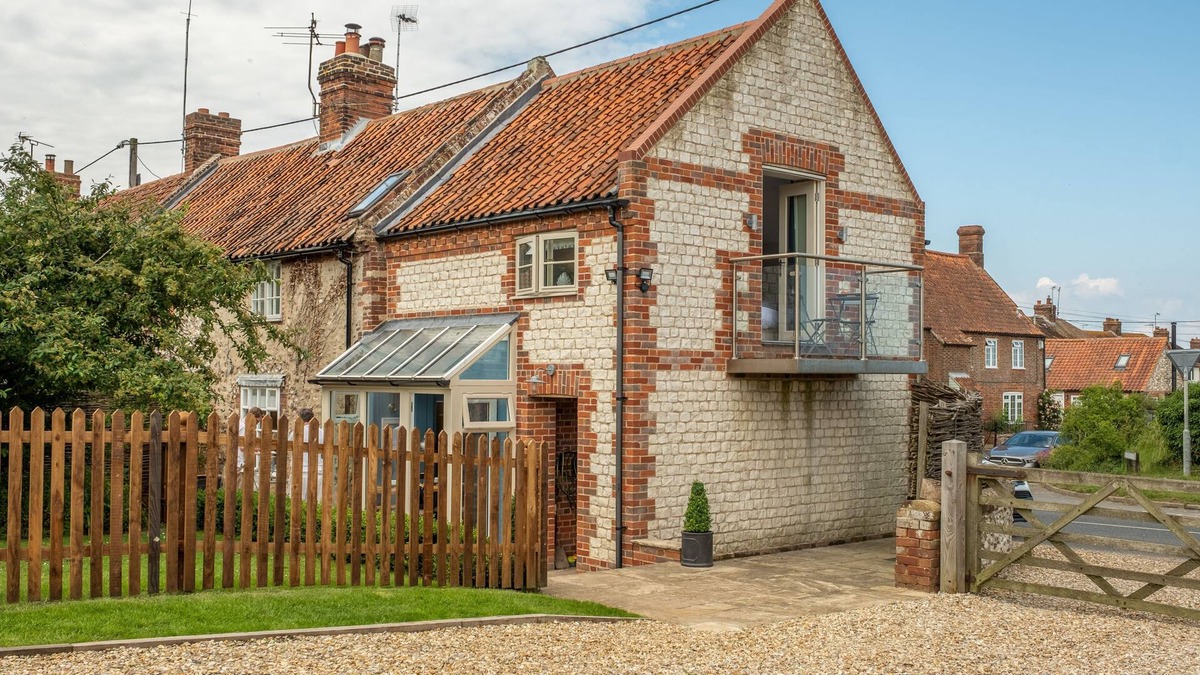 Thornham Cottage | 4 Malthouse Cottages - Thornham Norfolk, Pet Friendly, EV Charger
