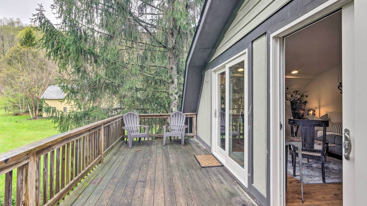 Blowing Rock Condo | 4 Mi to Boone: Converted Barn Duplex by Stream