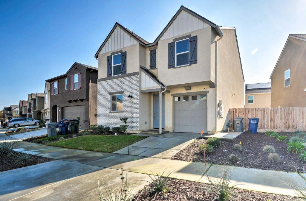 Merced House | 4 Mi to City Center Family-Friendly Retreat!