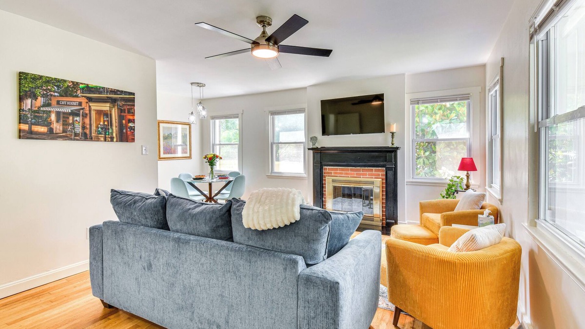 Seneca Cottage | 4 Mi to Clemson : Pet-Friendly Seneca Cottage