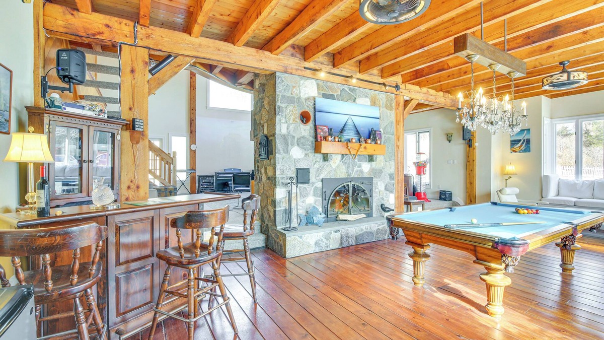 Bethel Apartment | 4 Mi to Danbury: Apt w/Indoor Pool Access