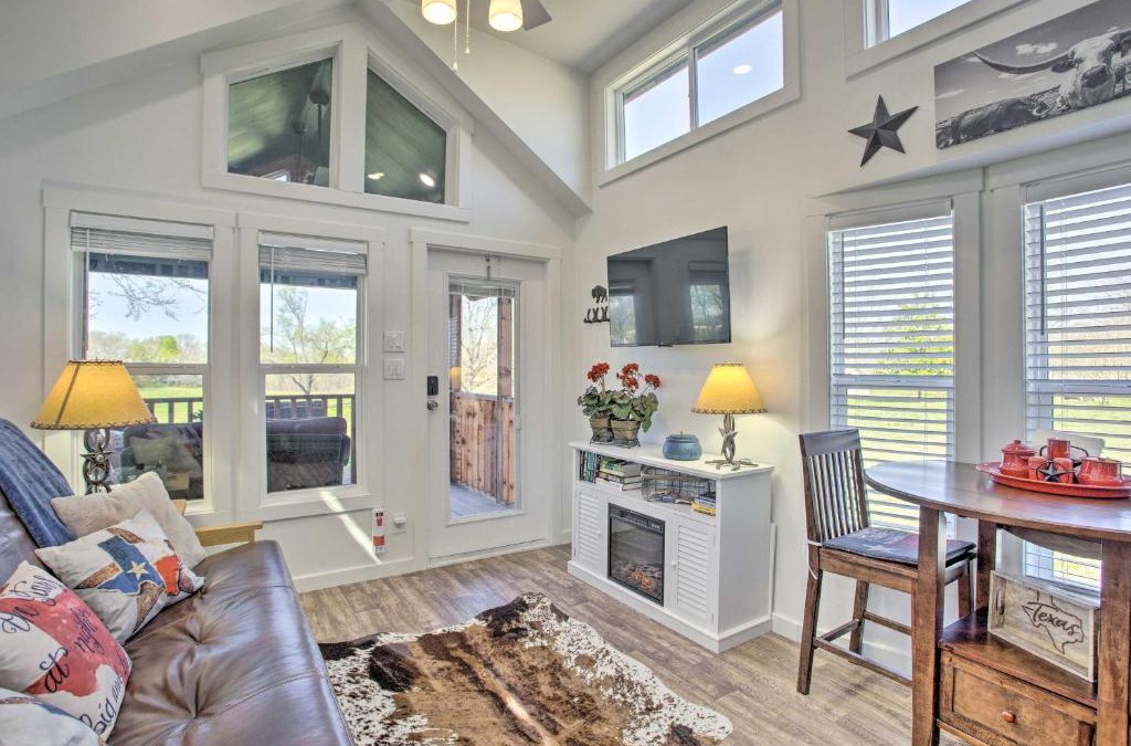 McKinney House | 4 Mi to Downtown McKinney Tiny Home with Fire Pit