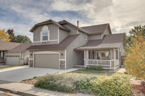 Northwest Reno House | 4 Mi to Downtown Reno Spacious Family Retreat!