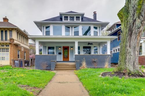 Toledo Apartment | 4 Mi to Downtown Toledo Walkable Riverside Apt