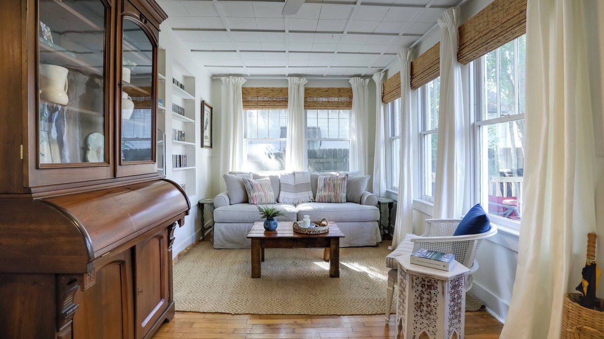 Mid City South Cottage | 4 Mi to Dtwn: Baton Rouge Bungalow w/Private Yard