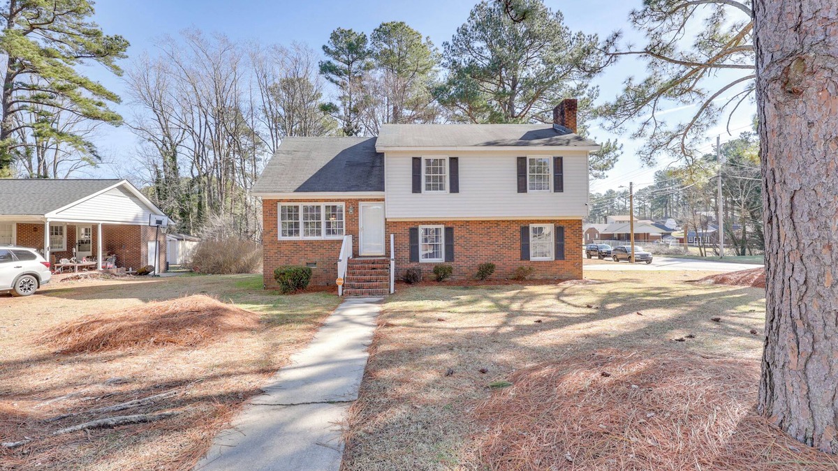 Wilson House | 4 Mi to Dtwn: Home w/Deck & Yard in Wilson
