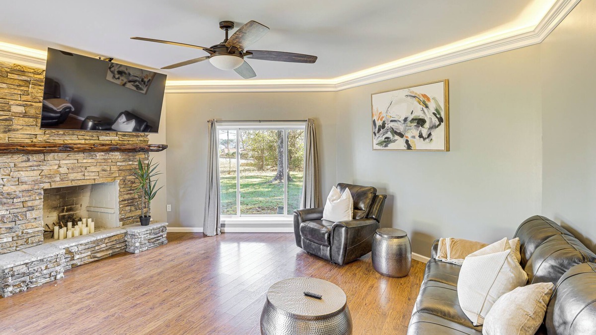 Tuscaloosa House | 4 Mi to Dtwn Tuscaloosa: Home w/Cozy Den!