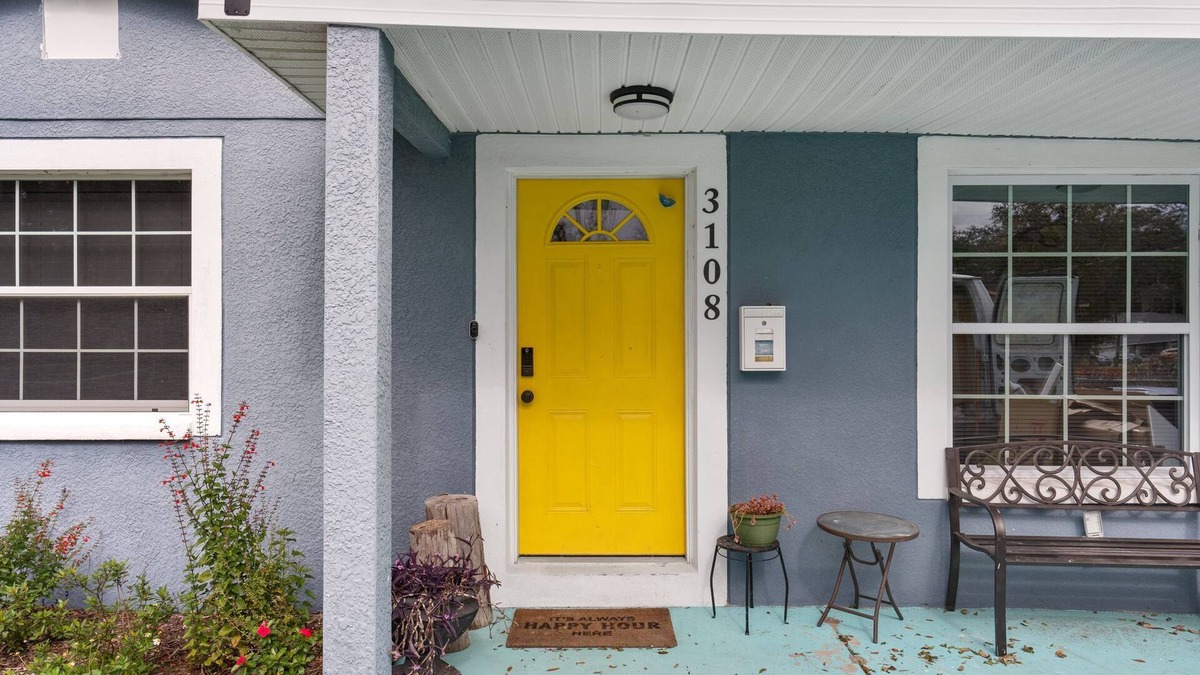 East Tampa Apartment | 4 miles from Downtown Tampa B