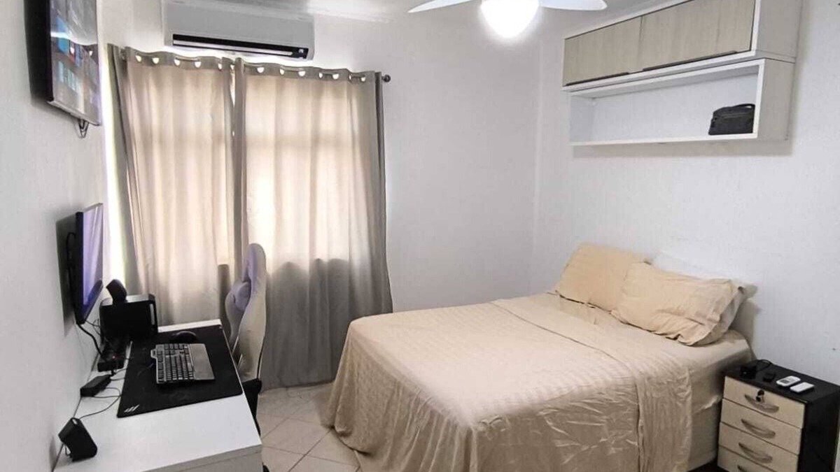 Santos Apartment | 4 min walk to the beach, complete apartment!
