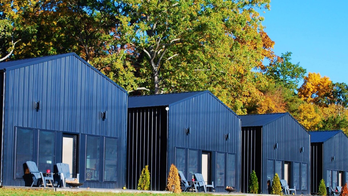 Mount Sterling House | 4 Modern Lakeside Cabins/Hermann, MO