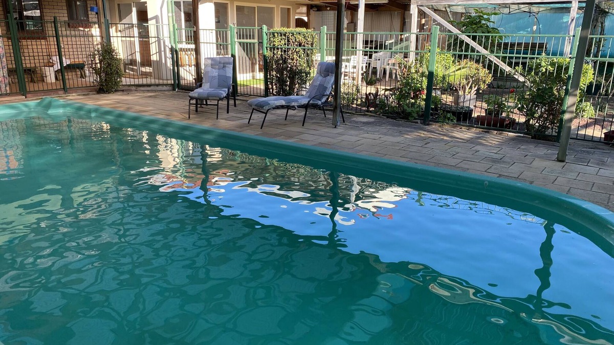 Port Vincent House | 4 or 5 bedroom home with solar heated, undercover outdoor pool. Pet friendly.