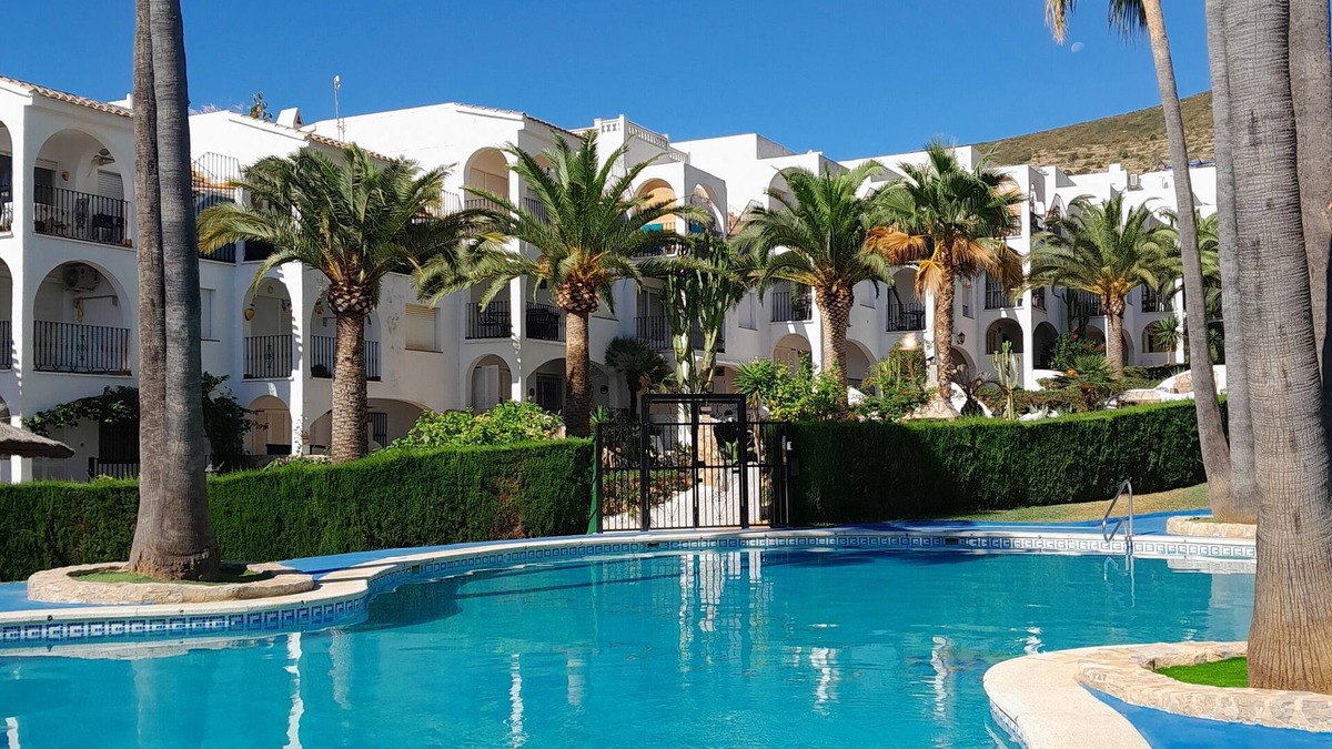 Peniscola Apartment | 4-person apartment, sea view, swimming pool, private parking, air conditioning, WiFi.