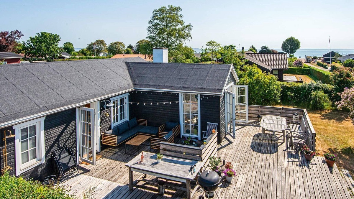 Beder Malling House | 4 person holiday home in Malling-By Traum