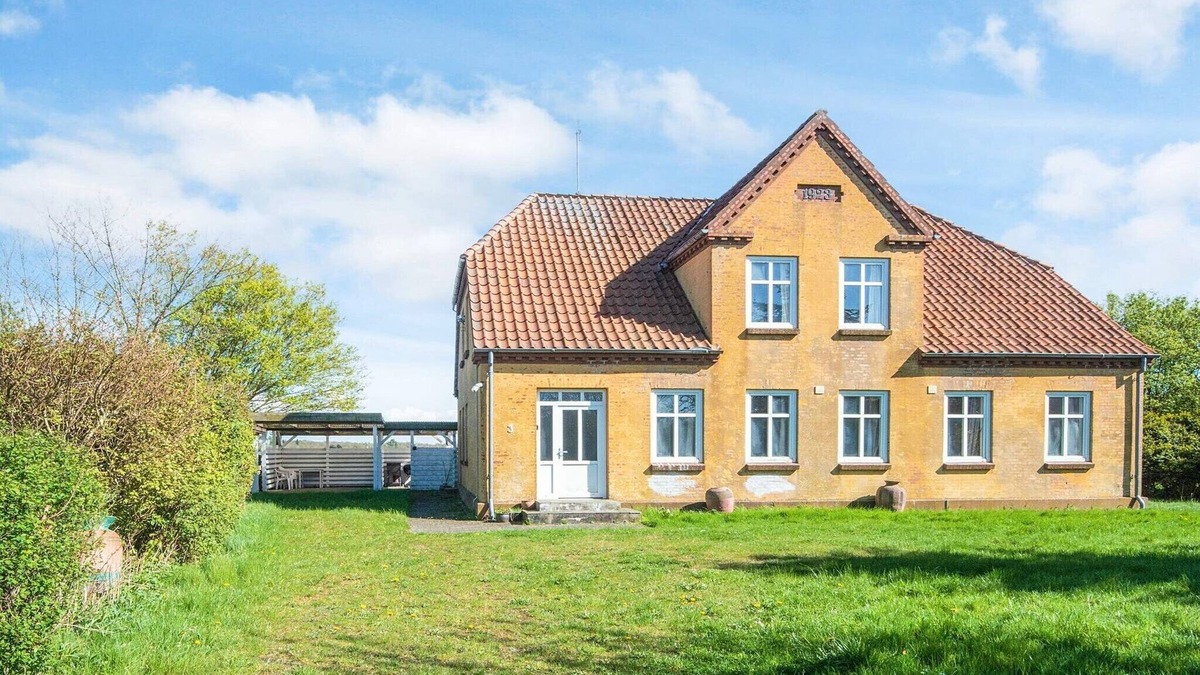 Grena Strand House | 4 person holiday home in Grenaa