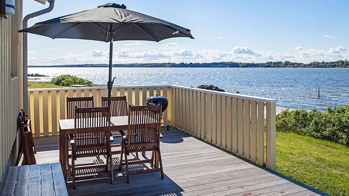 Hvalpsund House | 4 person holiday home in Farsø