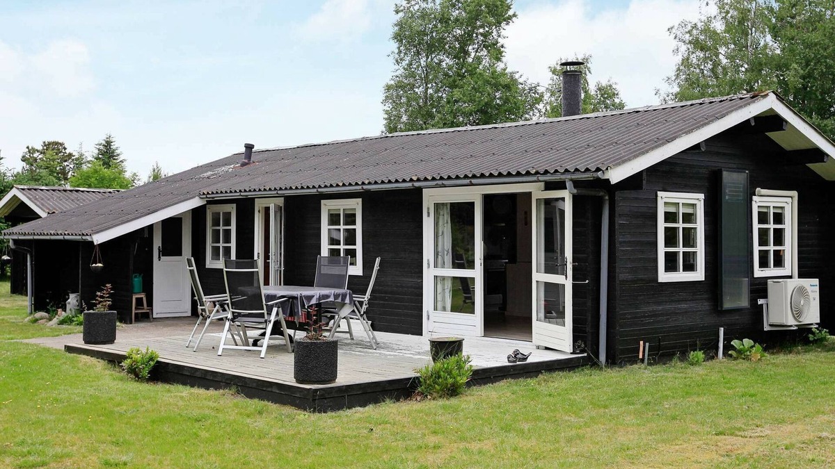 Bratten Strand House | 4 person holiday home in Jerup