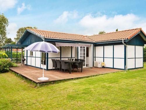 Hejlsminde Strand House | 4 person holiday home in Hejls-By Traum