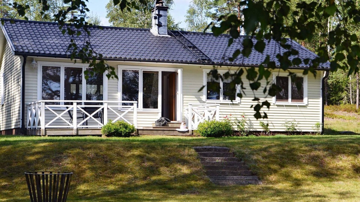 Hestra House | 4 person holiday home in GISLAVED-By Traum