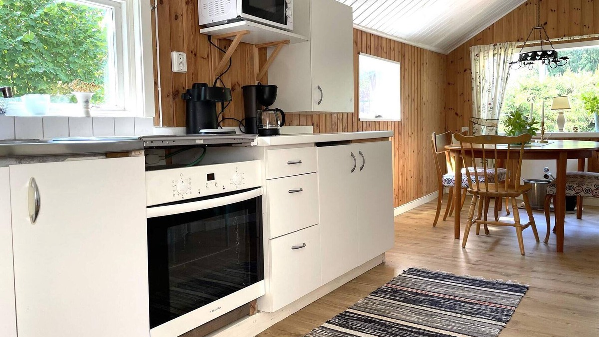 Roxenbaden House | 4 person holiday home in VRETA KLOSTER