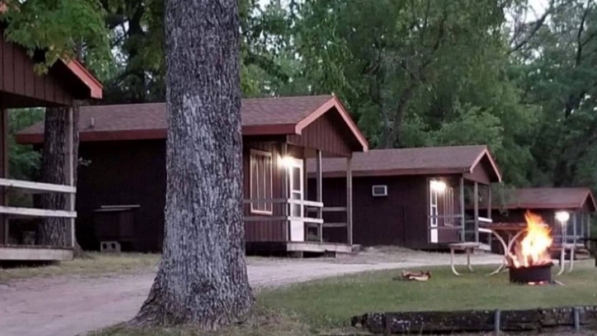 Wisconsin Dells Cabin | 4 Person One Room Cabin in Rural Campground
