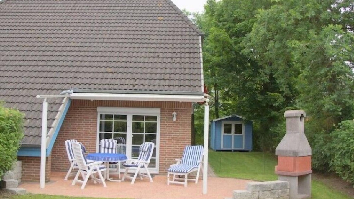 Norderteil House | 4 person vacation home, garden with fence and gate