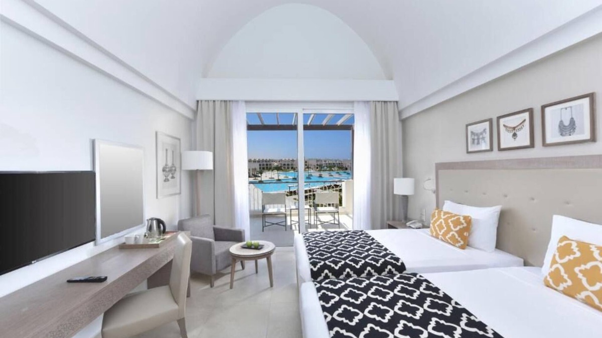 El Quseir Hotel | 4 Relaxing Poolside Rooms l Pools, Spa, Snorkeling, Yoga & Private Beach Access