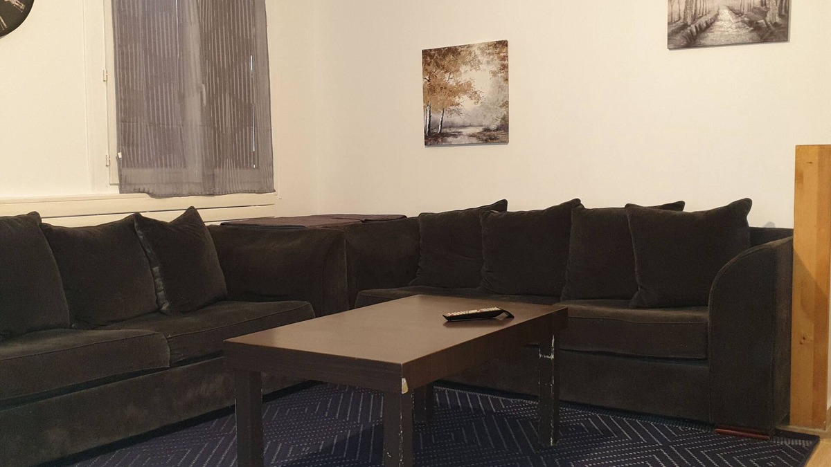Stains Apartment | 4-room apartment +living room