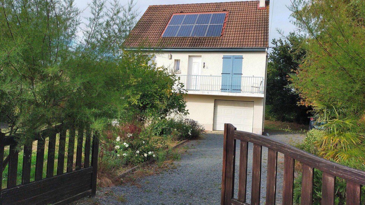 Le Molay-Littry House | 4-room house with large garden in village 15 km from Arromanche