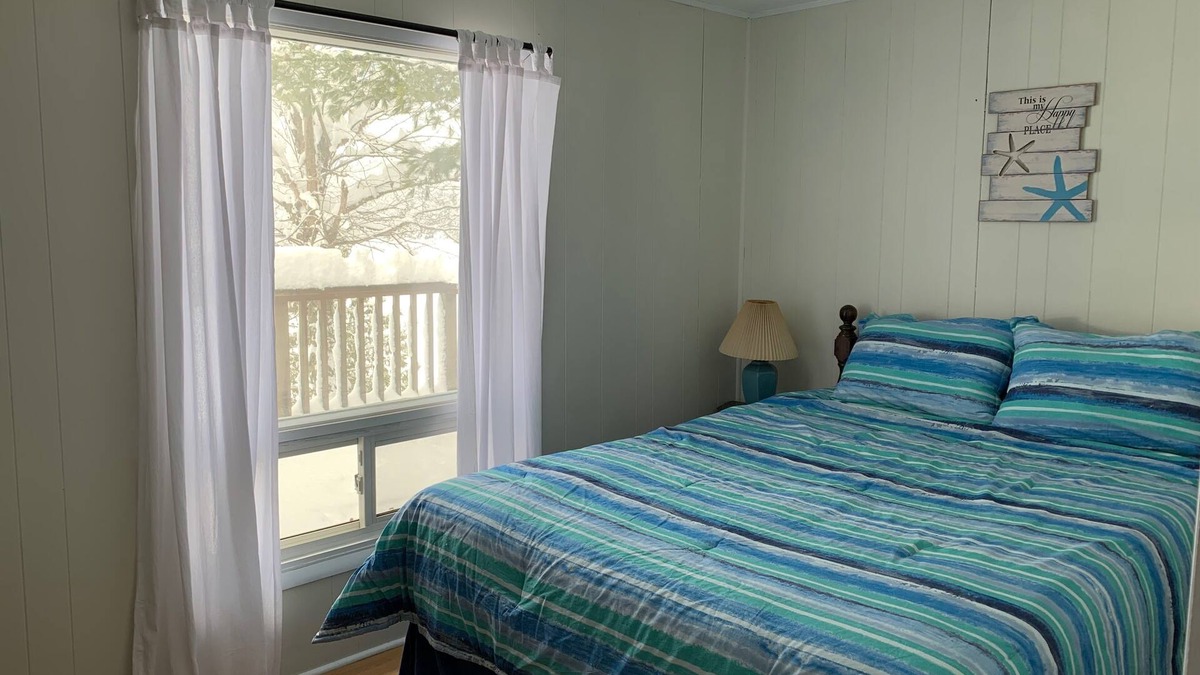 Dunchurch Cottage | 4 Season Cottage on pristine Whitestone lake!