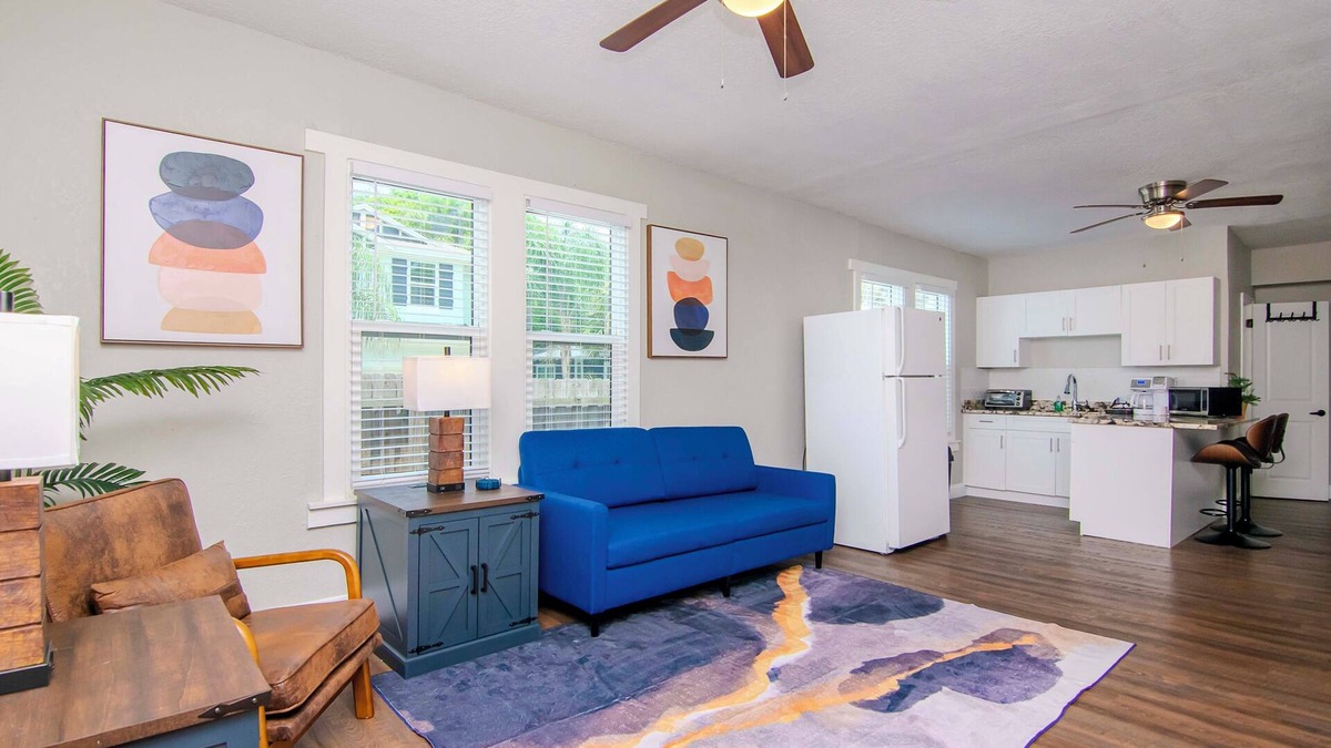 Tampa Heights Apartment | 4 Seasons of Fall in Tampa Heights - Unit 2