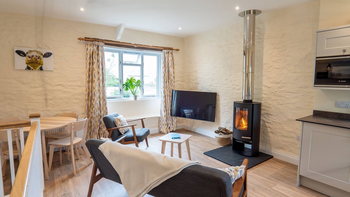Boscastle House | 4* self catering, farm stay cottage. Sleeps 4