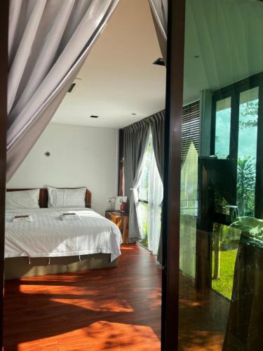 Tawau Cabin | 4 Simple Minimalistic Rooms at Sunset Lodge - Eco Valley Retreat 豐之谷