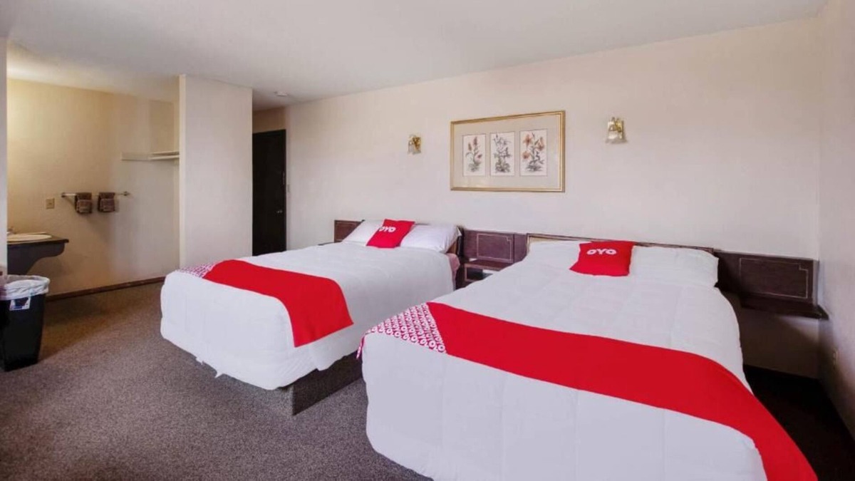 Cheyenne Wells House | 4 Sleek Units! Near Eastern Colorado Historical Society Jail Museum