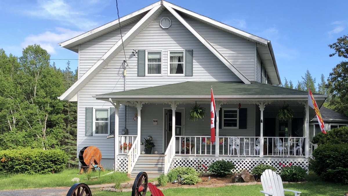 Murray Harbour Bed & Breakfast | 4 Star Forest & Lake PEI B&B: Lakeview Room, Prince Edward Island