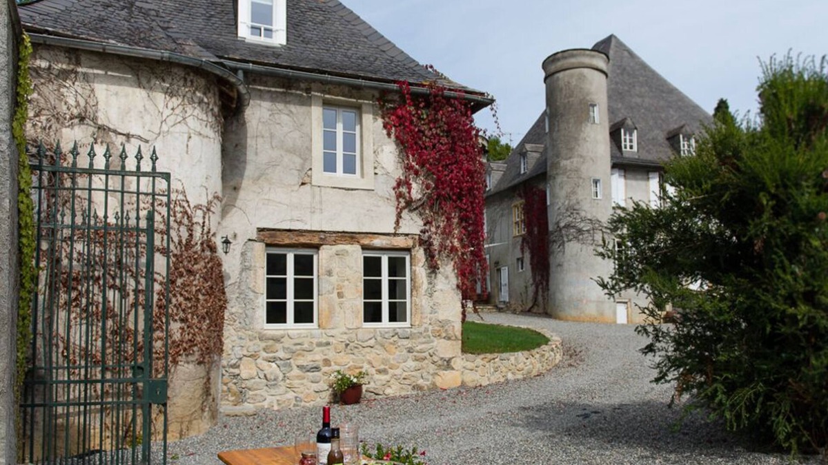 Moulis House | 4 star holiday accommodation in the Pyrenees, in the grounds of a Château