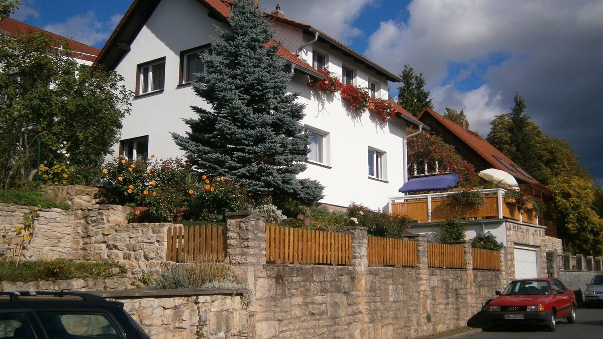Jena-Nord Apartment | 4 star holiday apartment in a quiet residential area