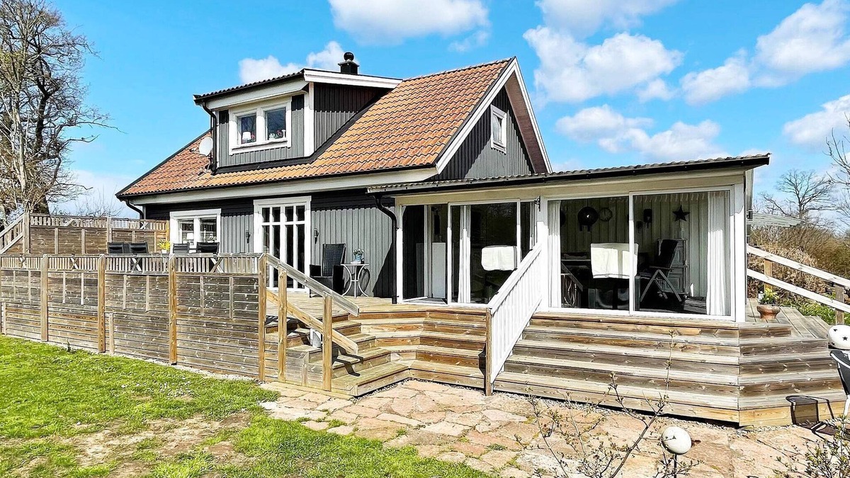 Farjestaden House | 4 star holiday home in FäRJESTADEN