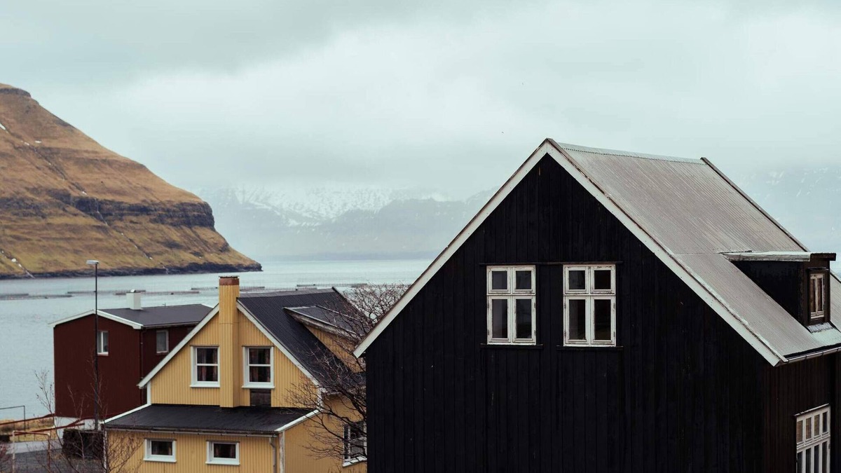 Faroe Islands House | 4 star holiday home in Hellur