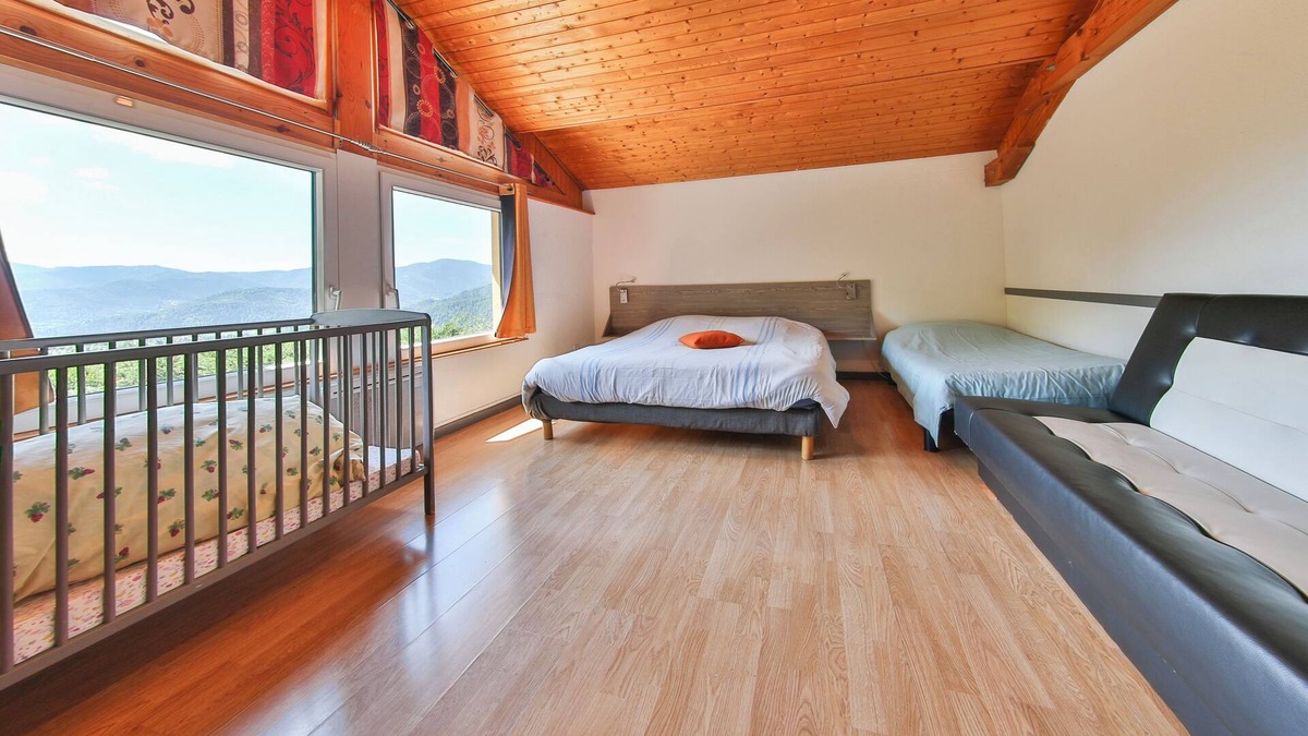 Oderen Villa | 4-star Jonquille gîte for 15 people with swimming pool and spa.