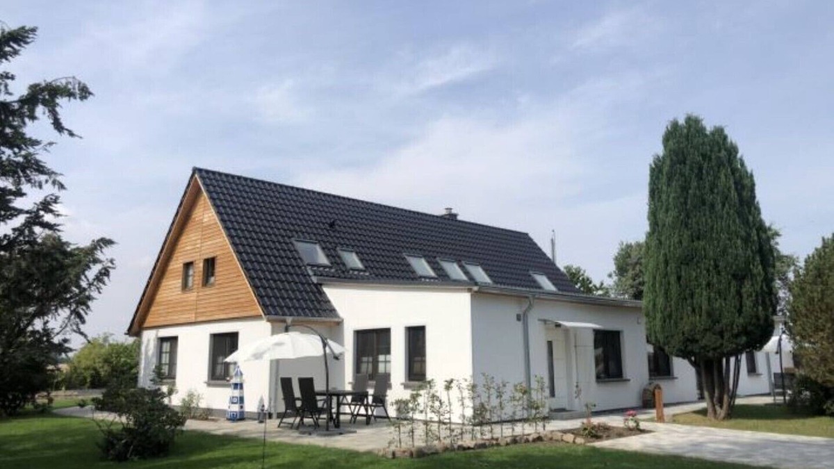 Kirchdorf Apartment | 4-star maisonette apartment "pick-up house" near the Boddenstrand